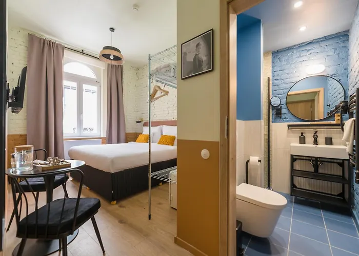East-west Boutique Hotel 3*