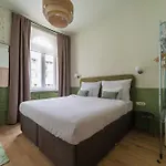 מלון East-west Boutique 3*