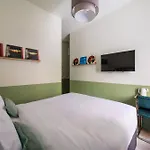 מלון East-west Boutique 3*