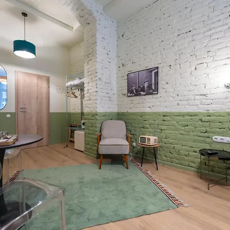 East-west Boutique فندق 3*